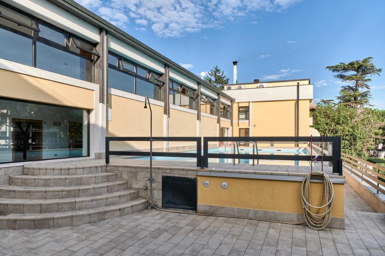 Lydie Apt. Exclusive Holigarda Desenzano del Garda Exterior photo